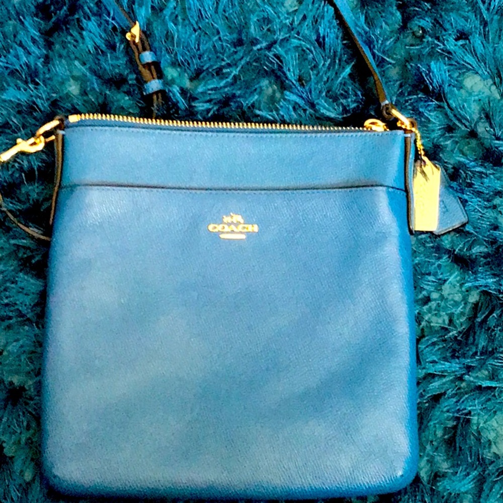 Authentic Coach crossover bag